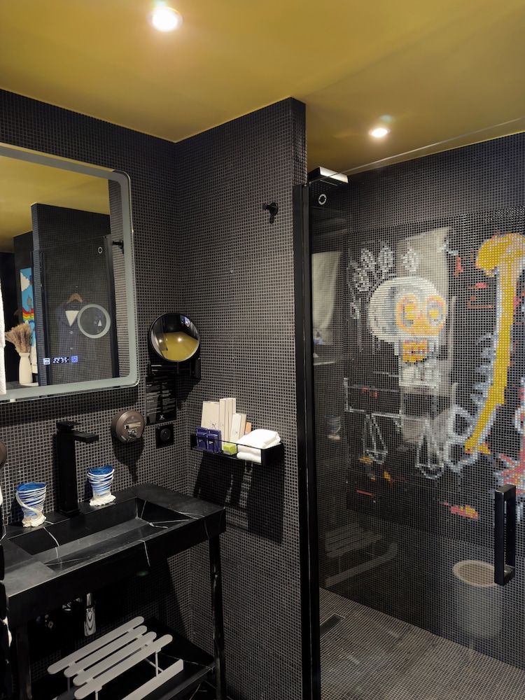 Snow Lodge Boutique Hotel 62/70