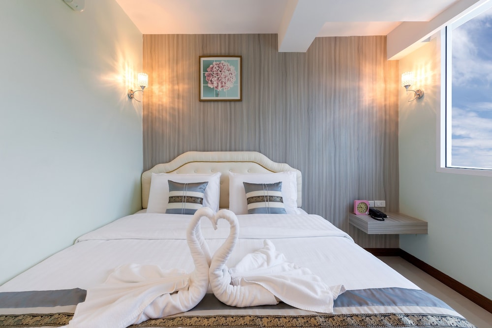 RoomQuest Suvarnabhumi Airport Rom Klao 36/55