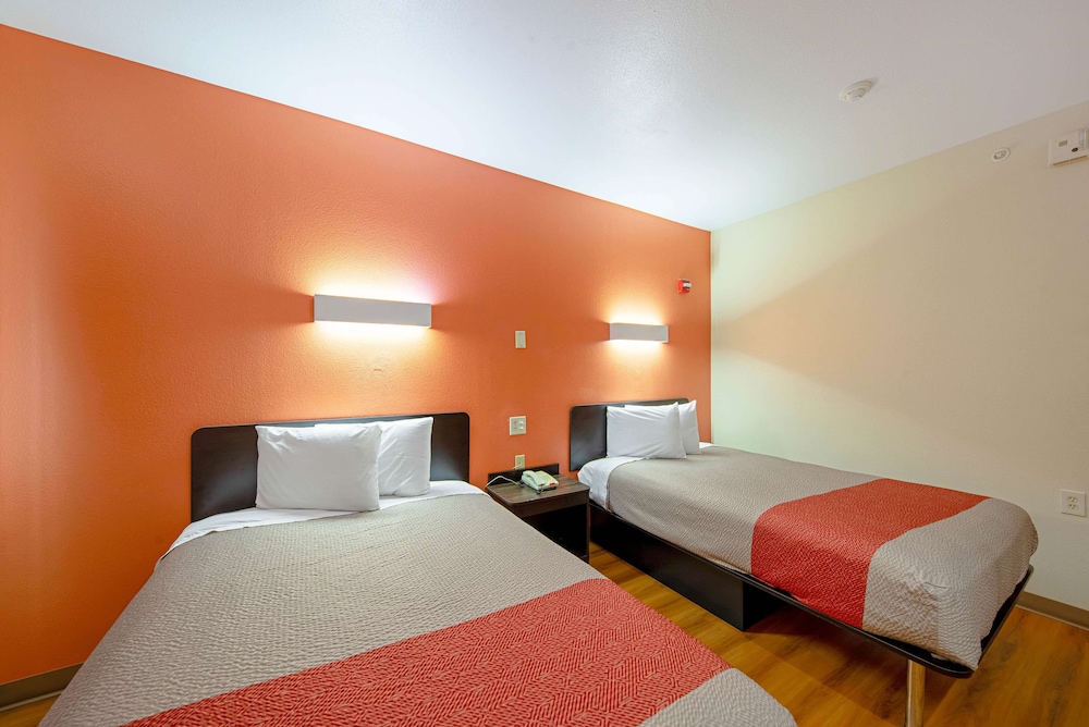 Motel6 Rhome, TX 20/43
