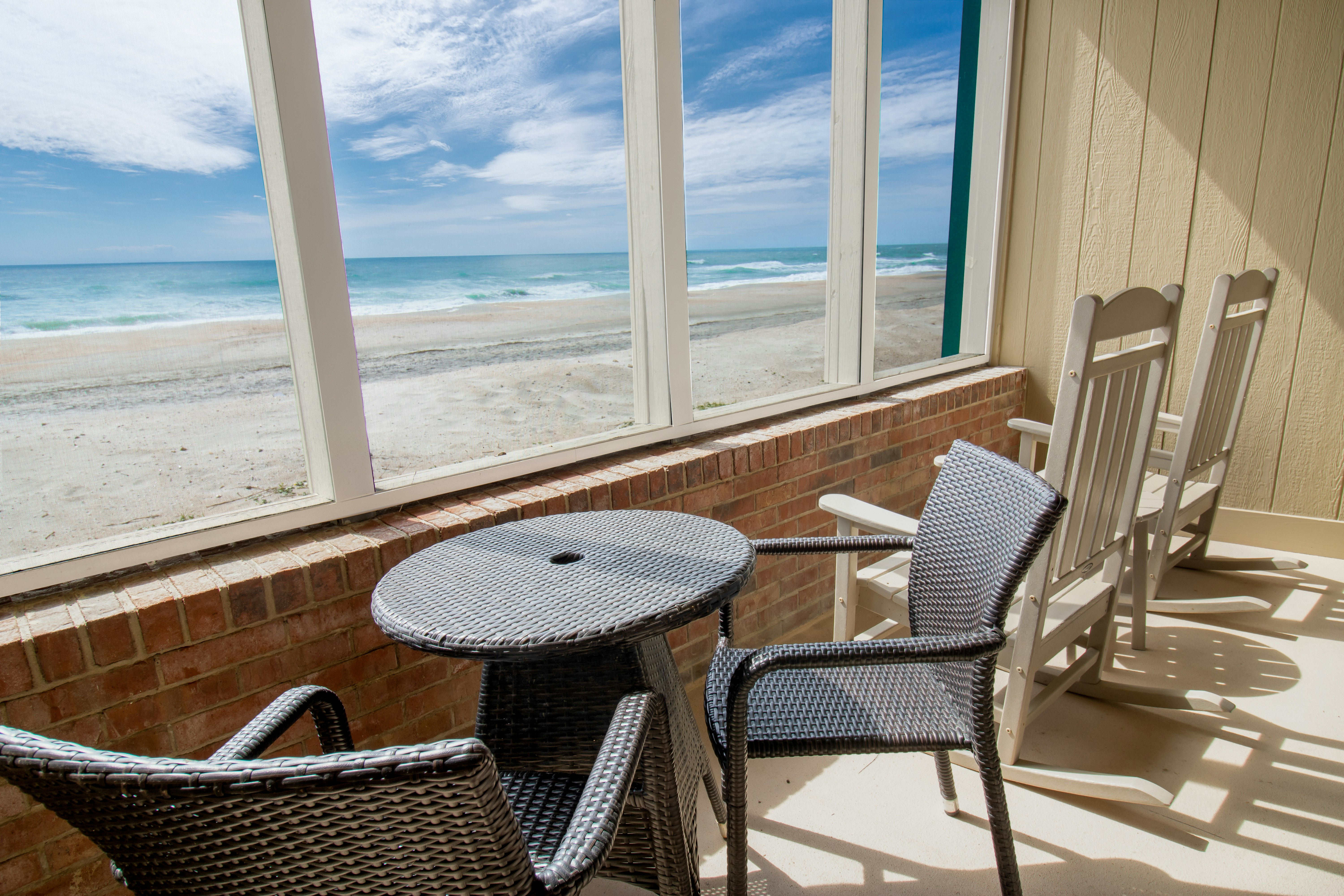 The Oceanfront Litchfield Inn 55/75