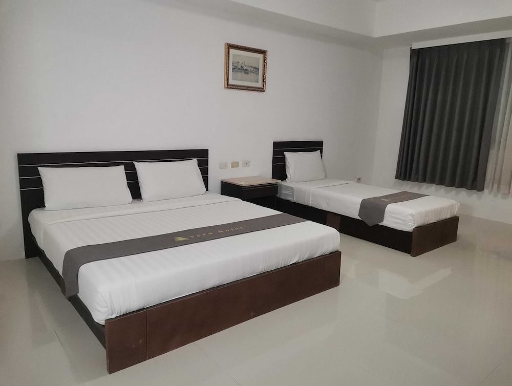 Townhouse Oak Vera Hotel Near Clark International Airport 25/57