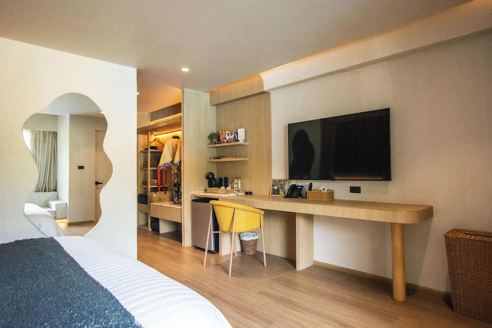 Cocohut Beach Resort 40/50