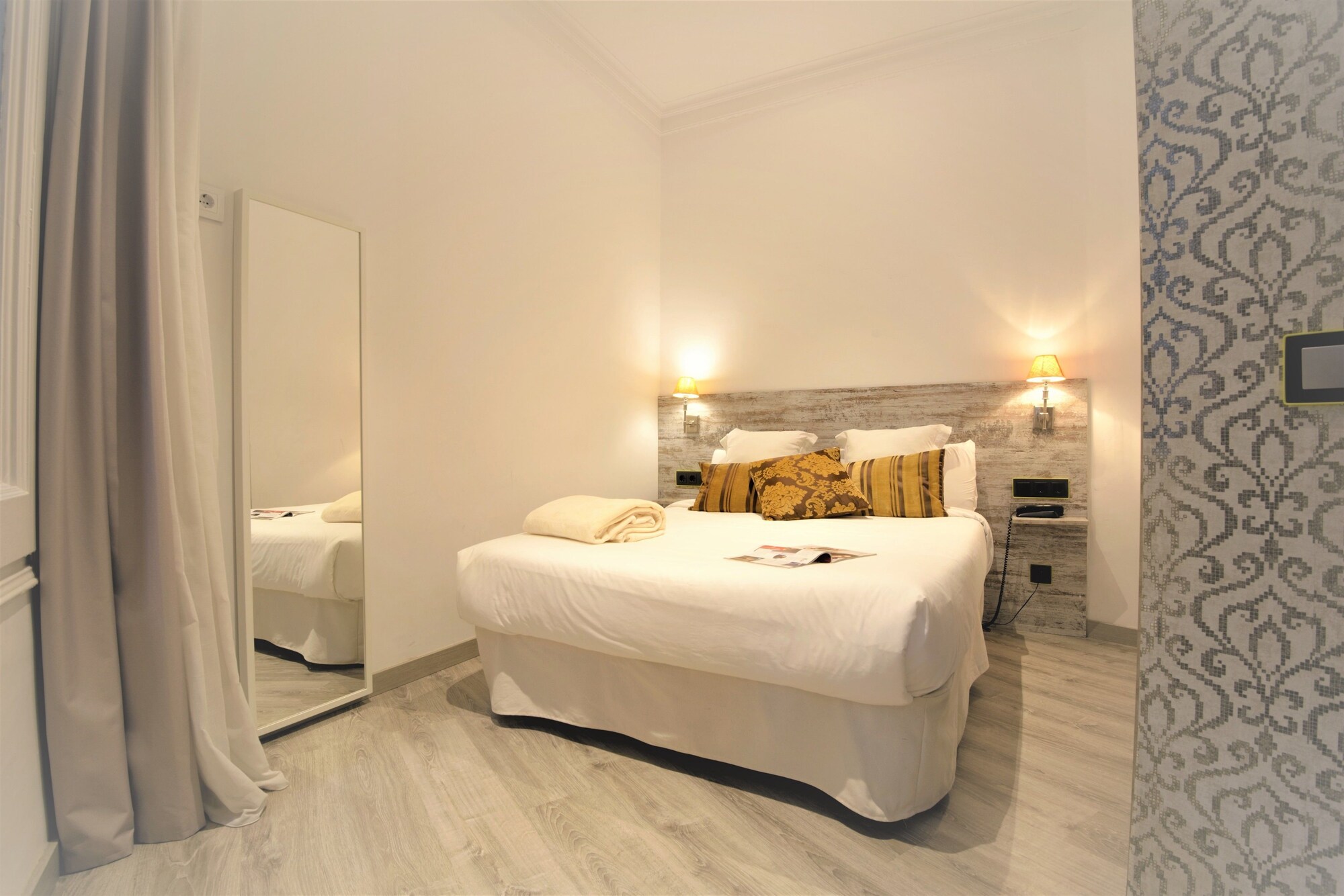 1 BEDROOM, SUPERIOR, APARTMENT