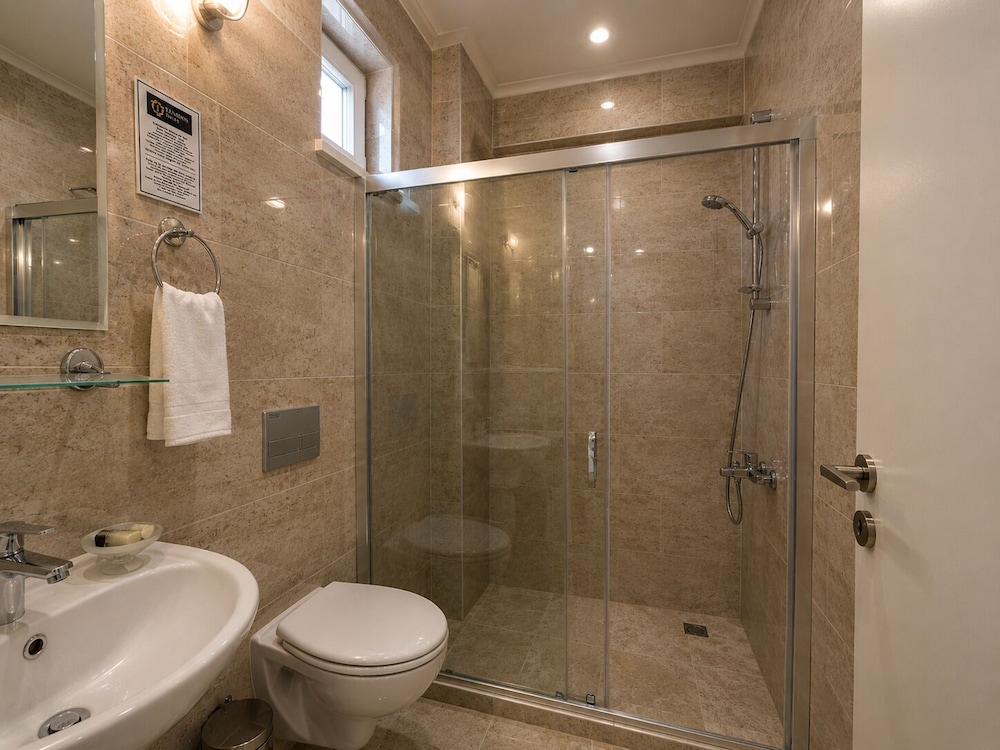 Tenedos Iskele Hotel 43/45