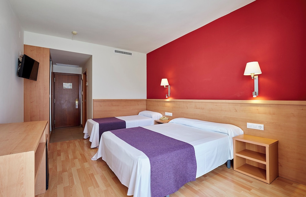 ROOM, DOUBLE BED, PARTIAL OCEAN VIEW, BALCONY