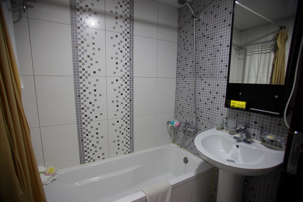 Lavender Home Hotel 51/56