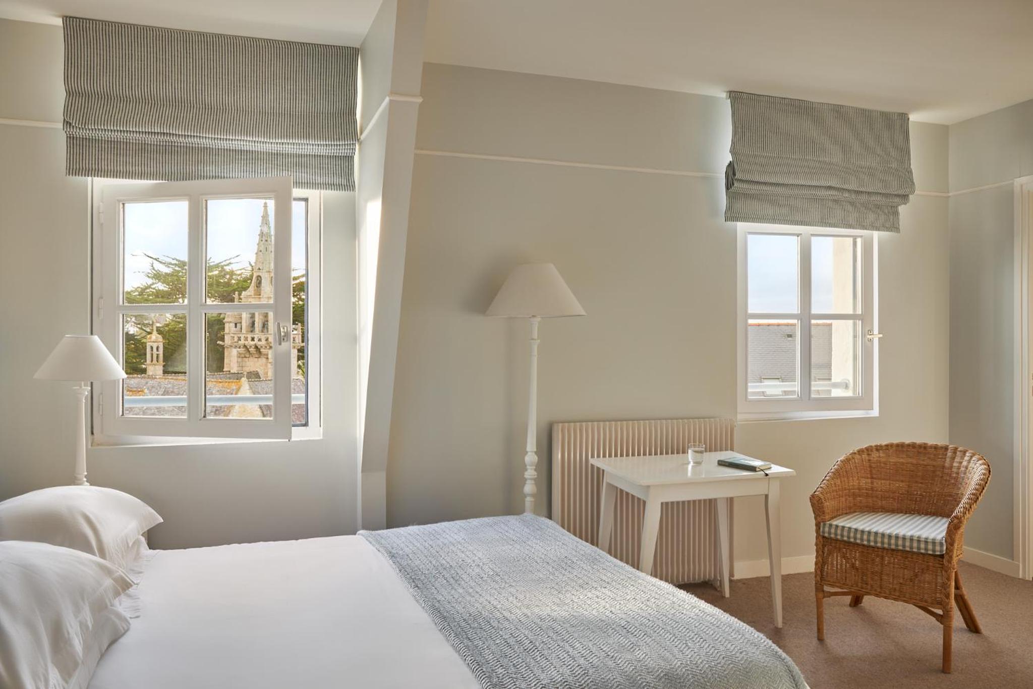 Standard, Double Bed, Church View