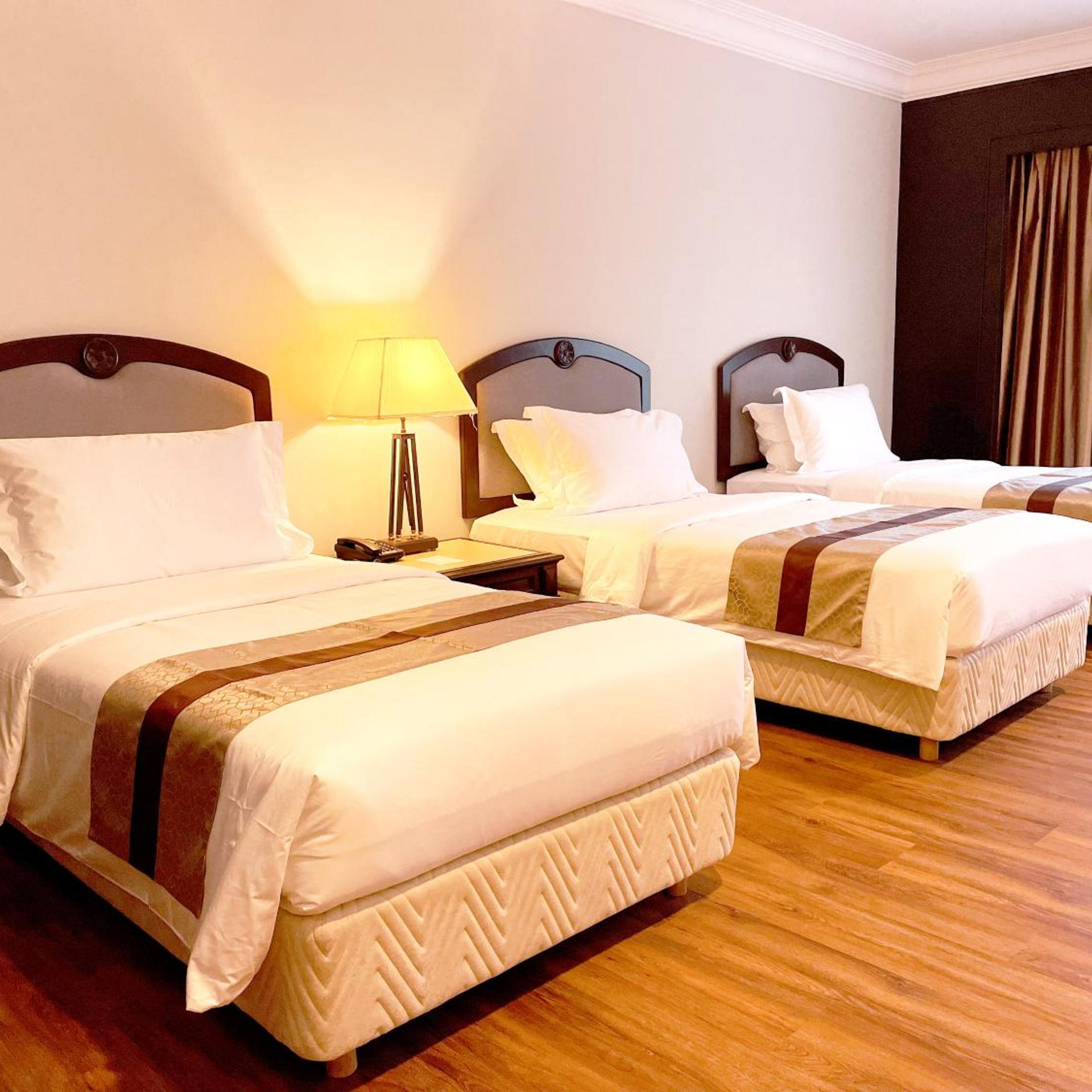Deluxe, Triple, Single Bed, Grand Darul Makmur Hotel Kuantan 5/9