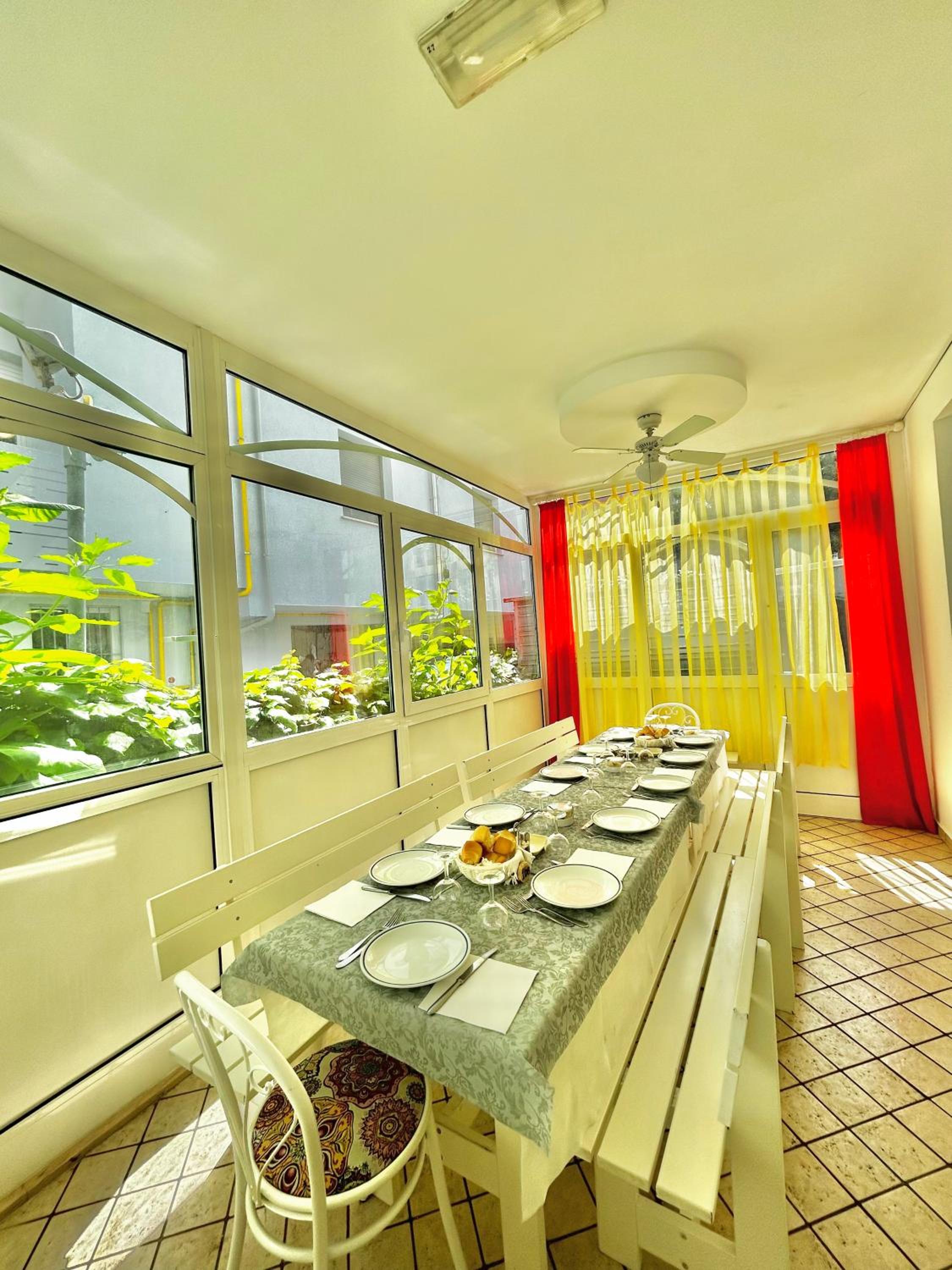 Odeon Hotel 25/47