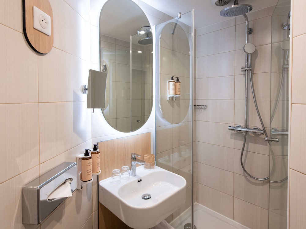 Mercure Paris Notre Dame Saint Germain Des Pres 64/64