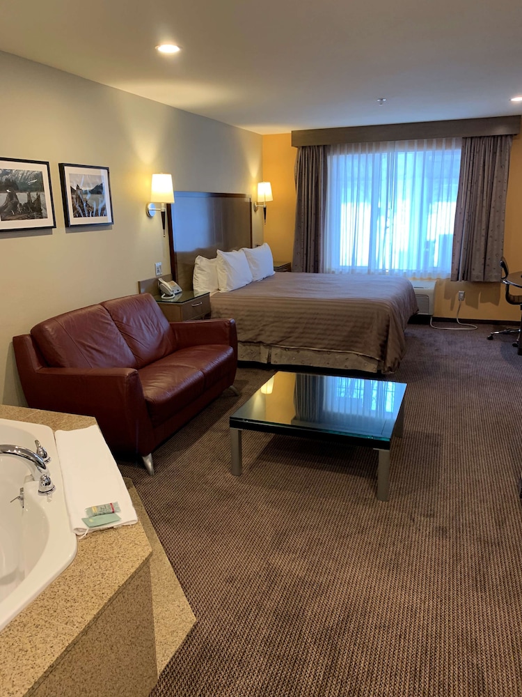 Best Western Snowcap Lodge 30/36