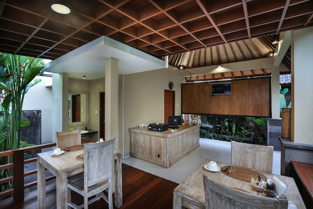 Yana Villas Kemenuh 18/68