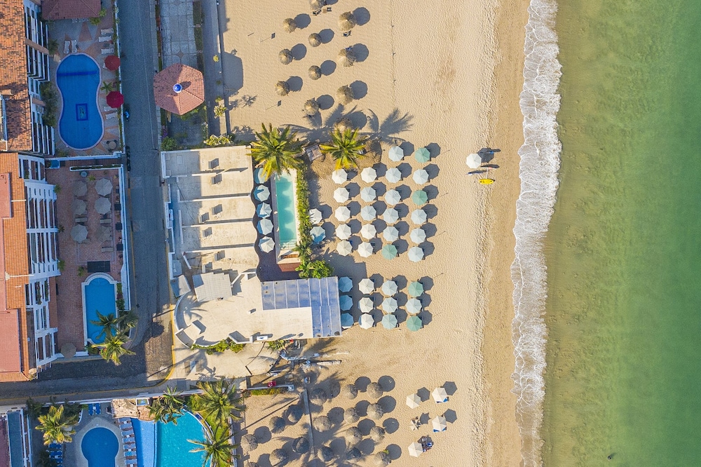 Suites At Sapphire Ocean Club 22/30