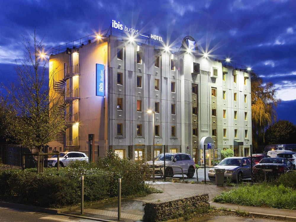 Ibis Budget Chilly Mazarin Les Champarts in CHILLY-MAZARIN