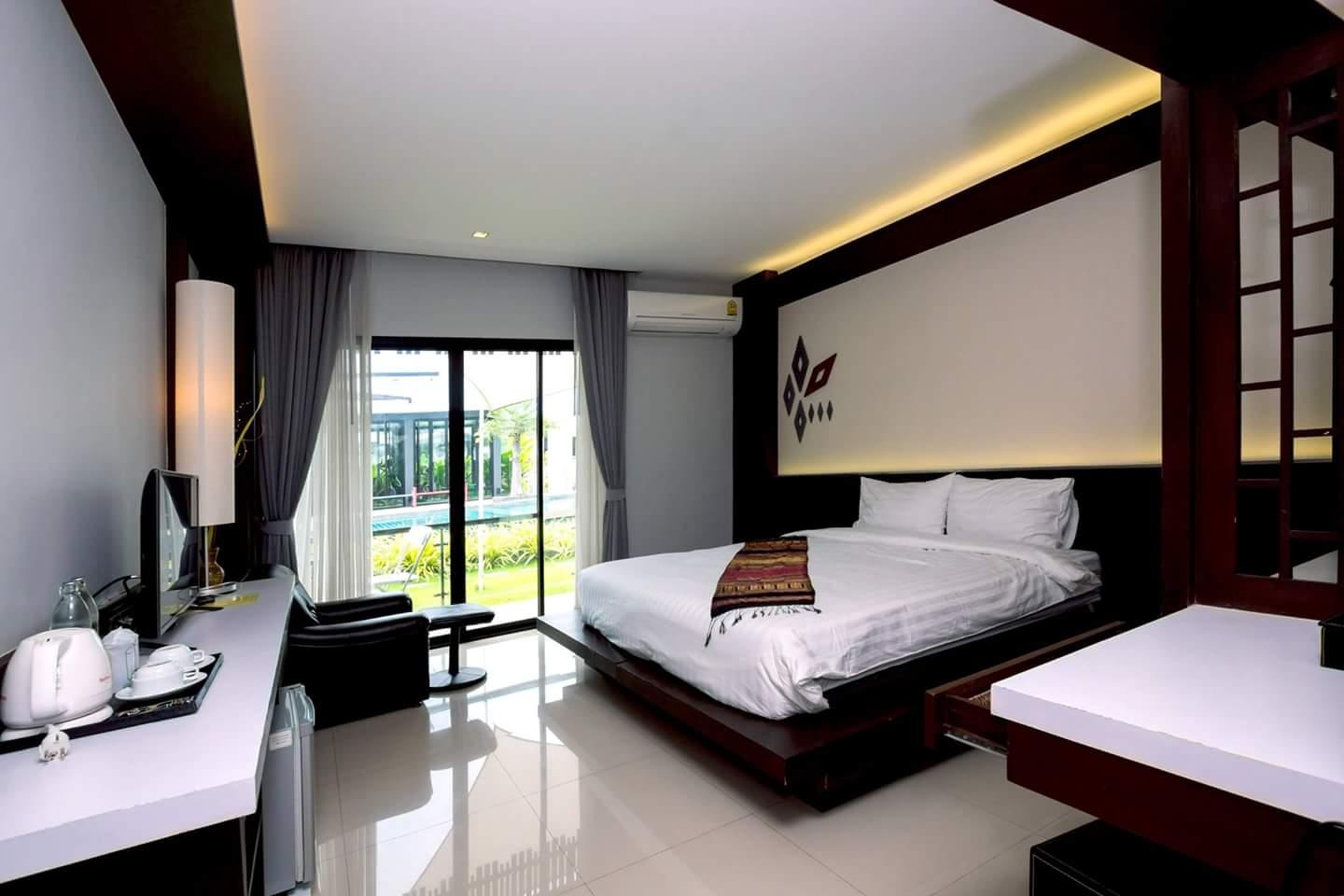 Plus, Deluxe, King Bed, Terrace