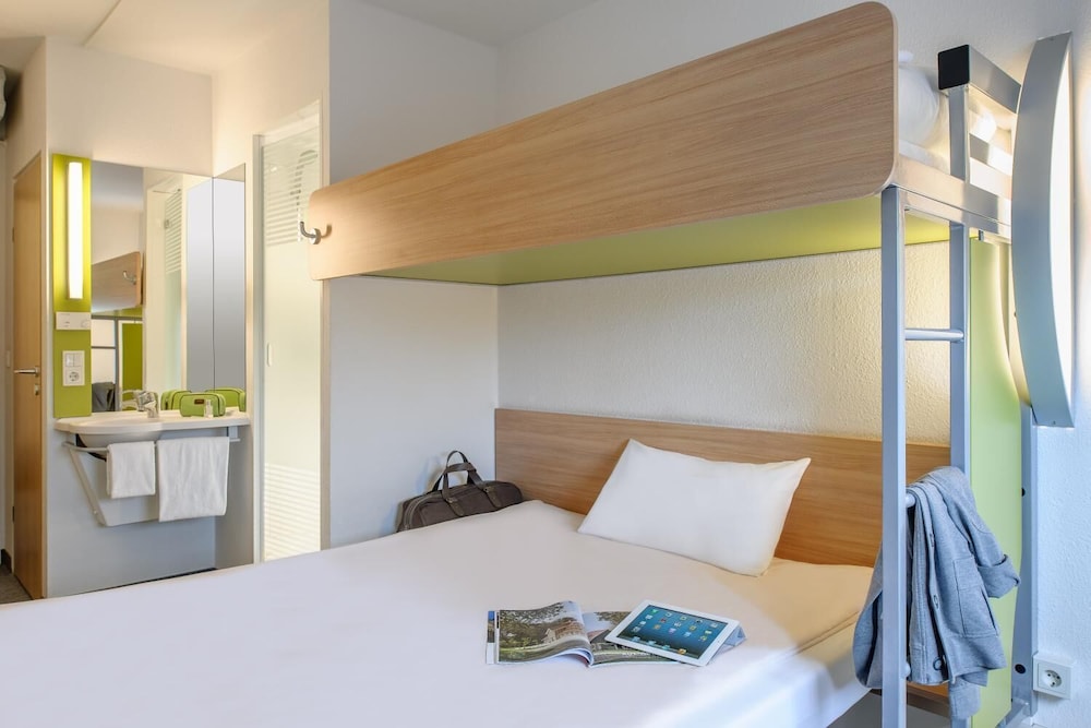 Ibis Budget Duesseldorf Airport 12/63