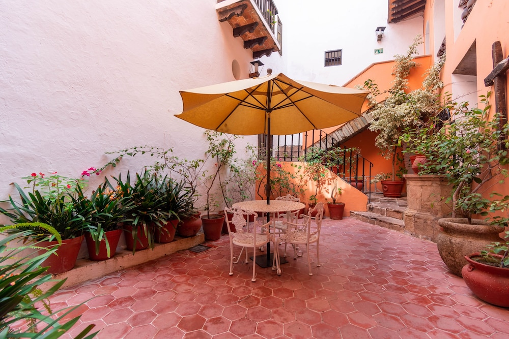 Hosteria Del Frayle 65/69