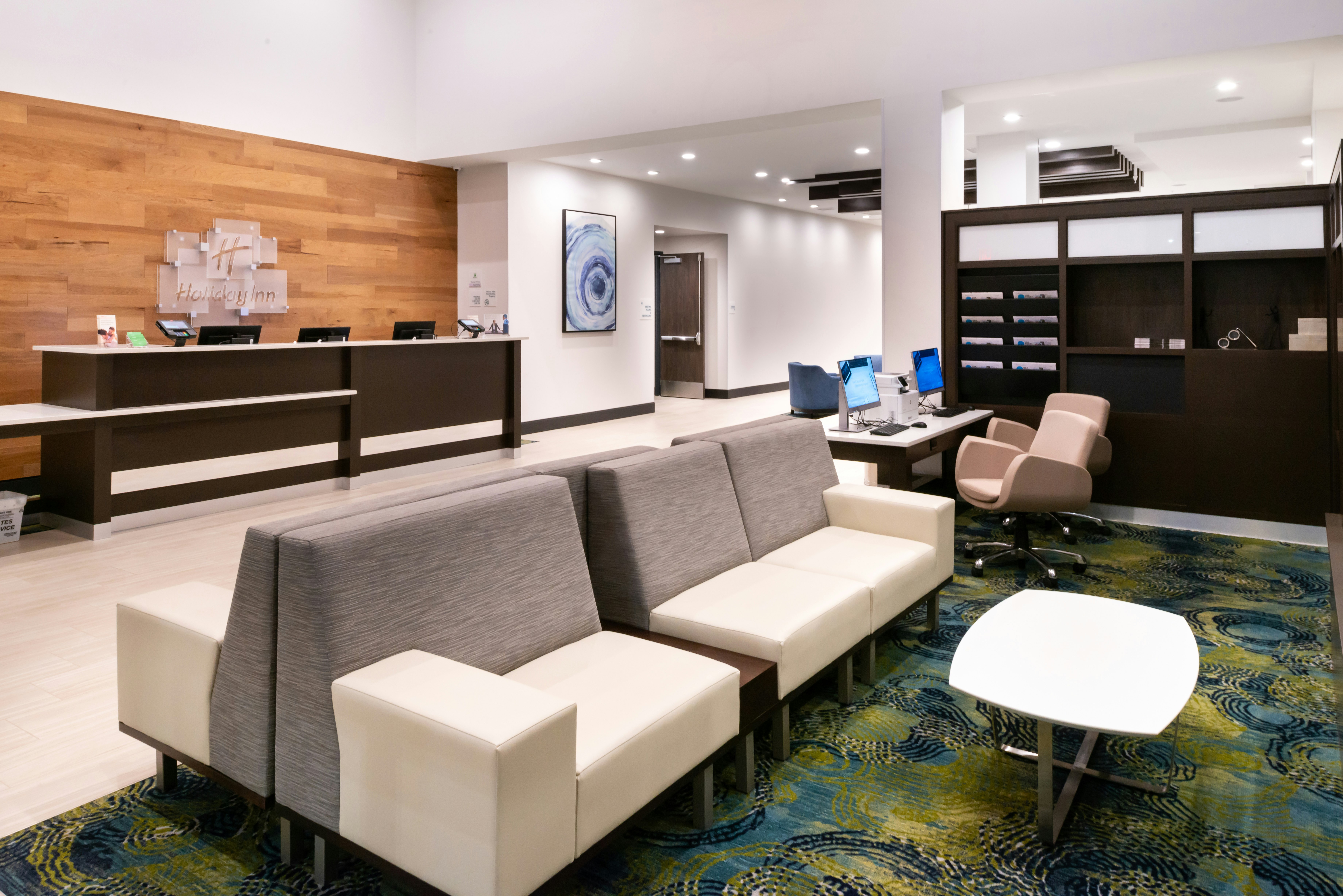 Holiday Inn Hotel Suites Farmington Hills Detroit Nw 26/50