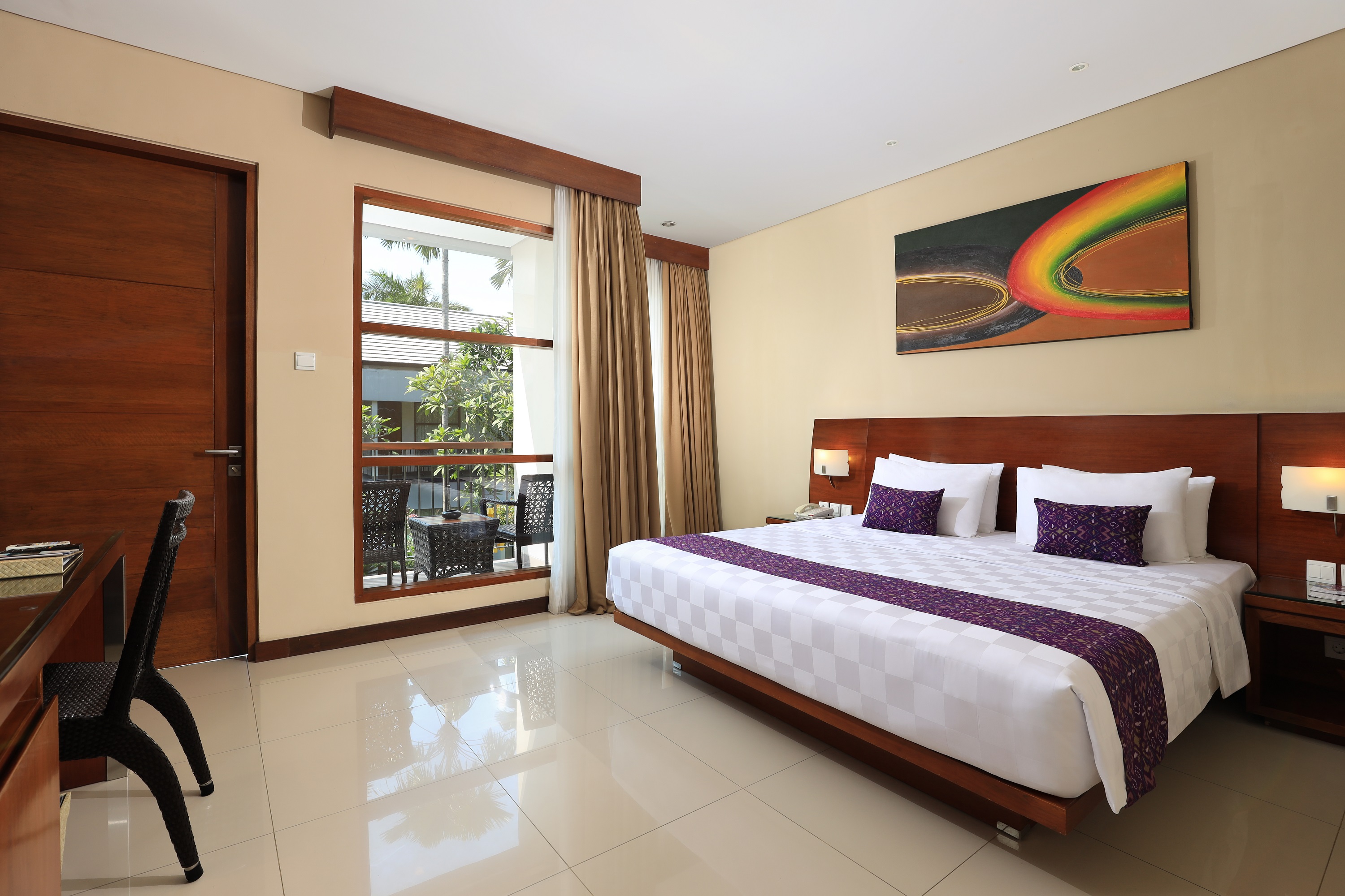 DELUXE ROOM