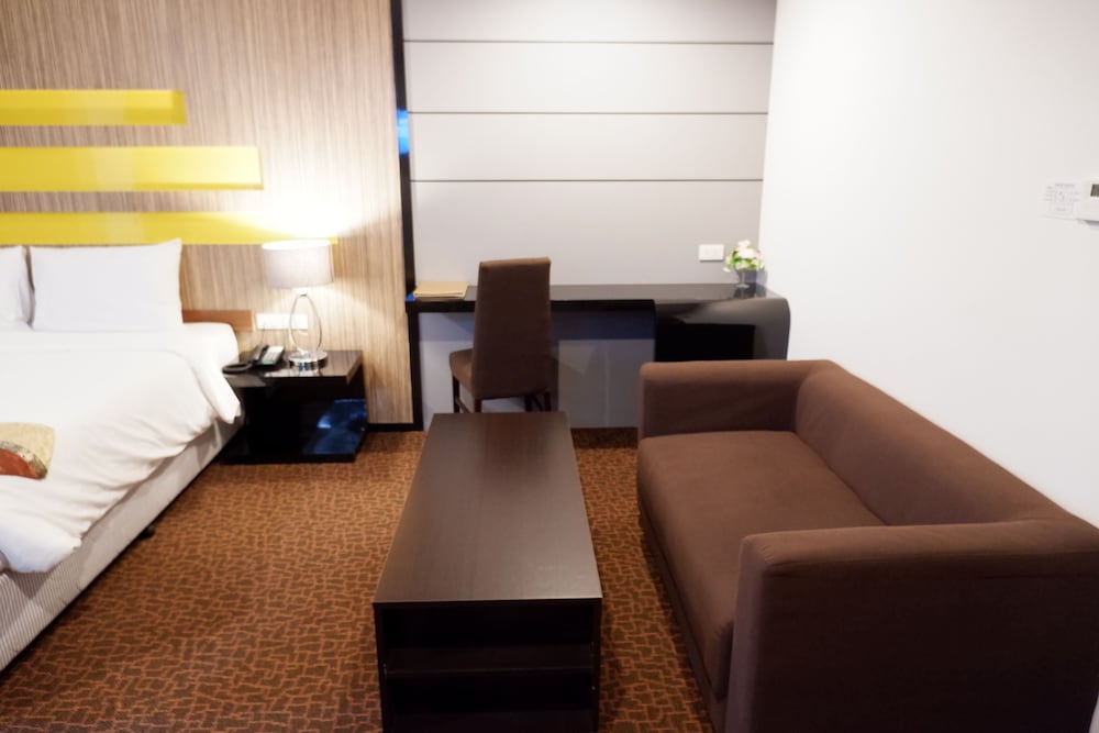 Siam Oriental Hotel 20/69