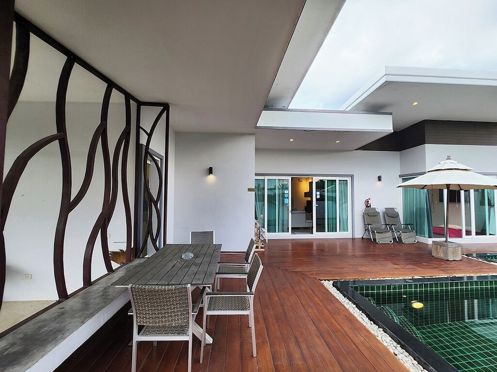 Jira Pool Villa 54/67