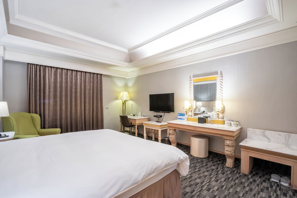 ROOM, DOUBLE BED