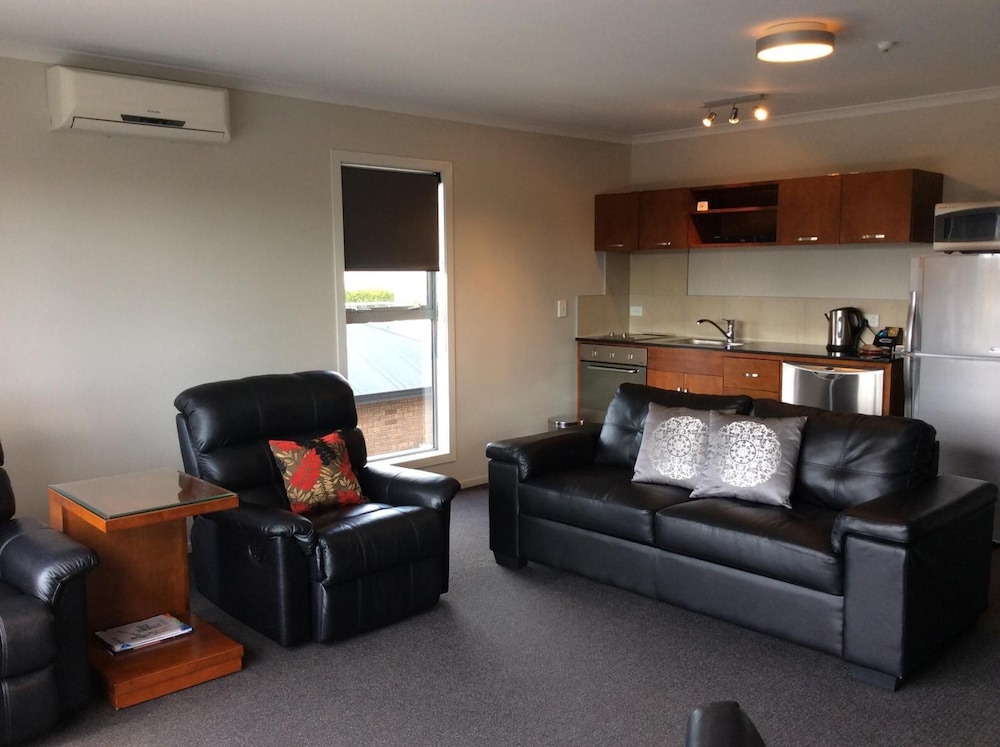 City Corporate Motor Inn 24/42