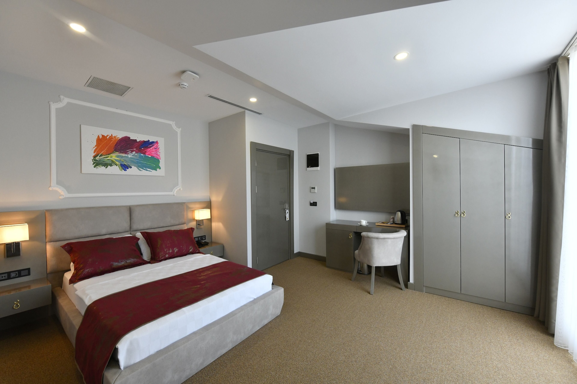 LANAI, JUNIOR, DOUBLE BED