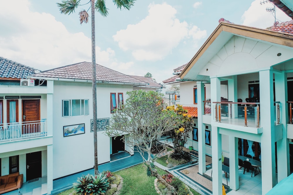 Aleyra Hotel and Villa Garut 5/50