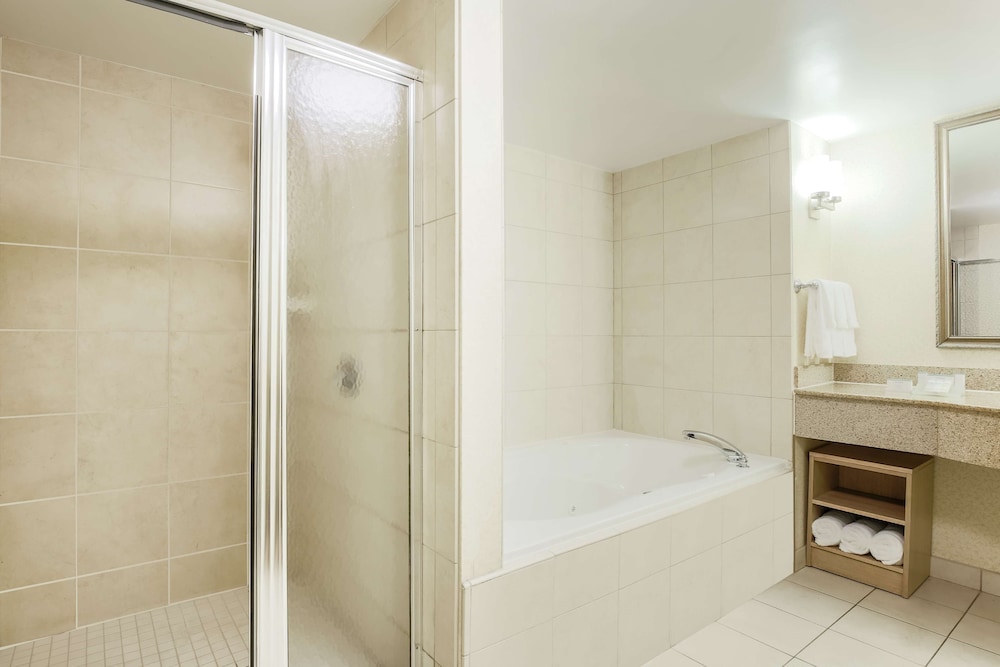 Hilton Garden Inn Roanoke Rapids 10/47