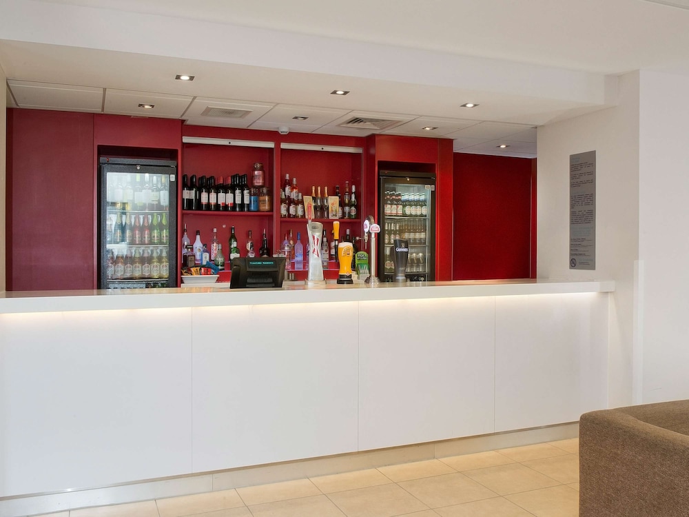 Travelodge Manchester Salford Quays 2/21