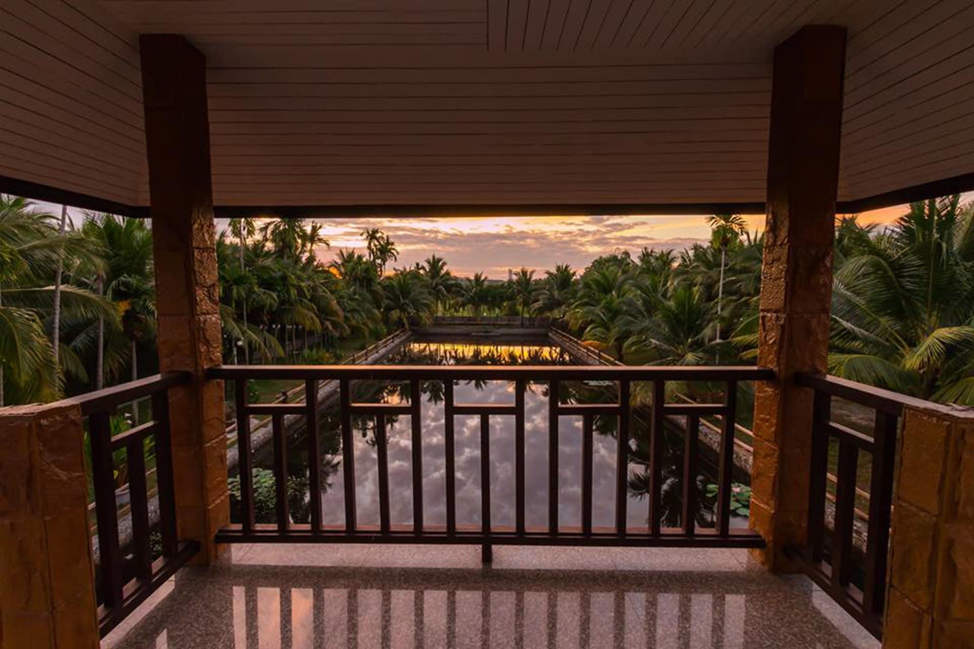 Coconut Resort 48/74