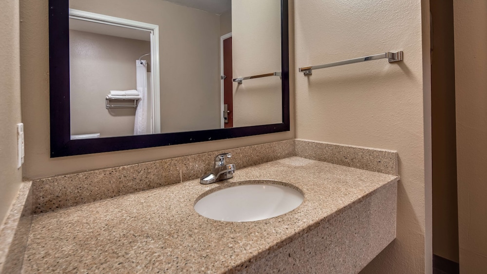 Surestay Hotel By Best Western Alexandria Airport 22/36
