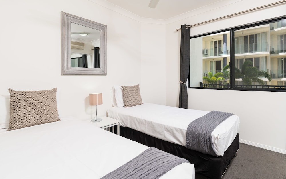 Jack Newell Holiday Apartments 13/74