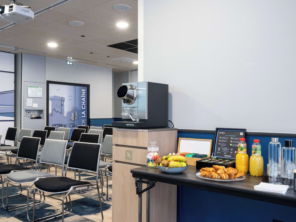 NOVOTEL LA ROCHELLE CENTRE 60/72