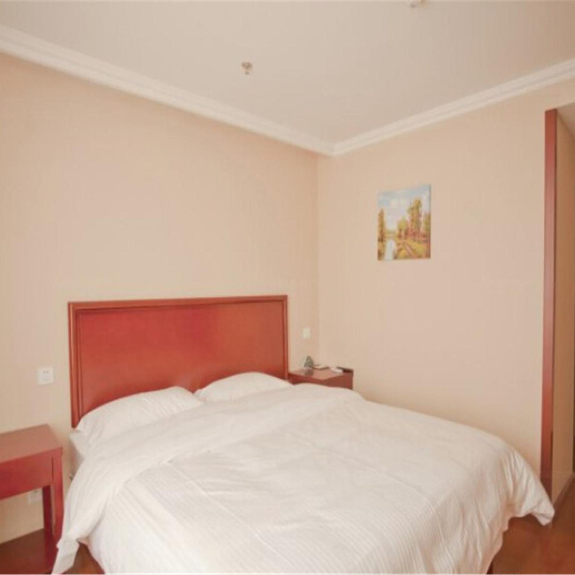 GreenTree Inn Liaoning Dalian Railway Station South Shengli Square Express Hotel 21/35