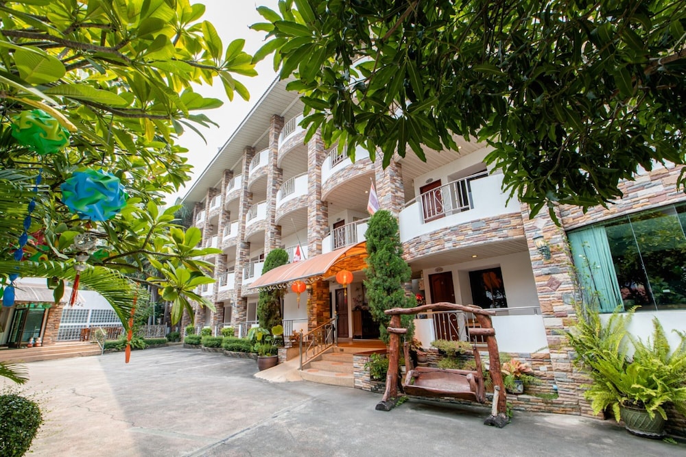 Selina Place 4/50
