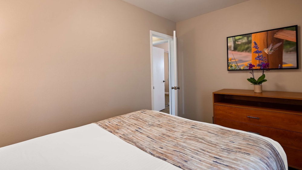 Best Western Ptarmigan Lodge 33/72