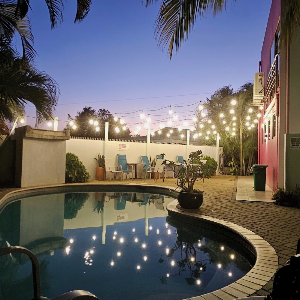 Quints Travelers Inn 44/64