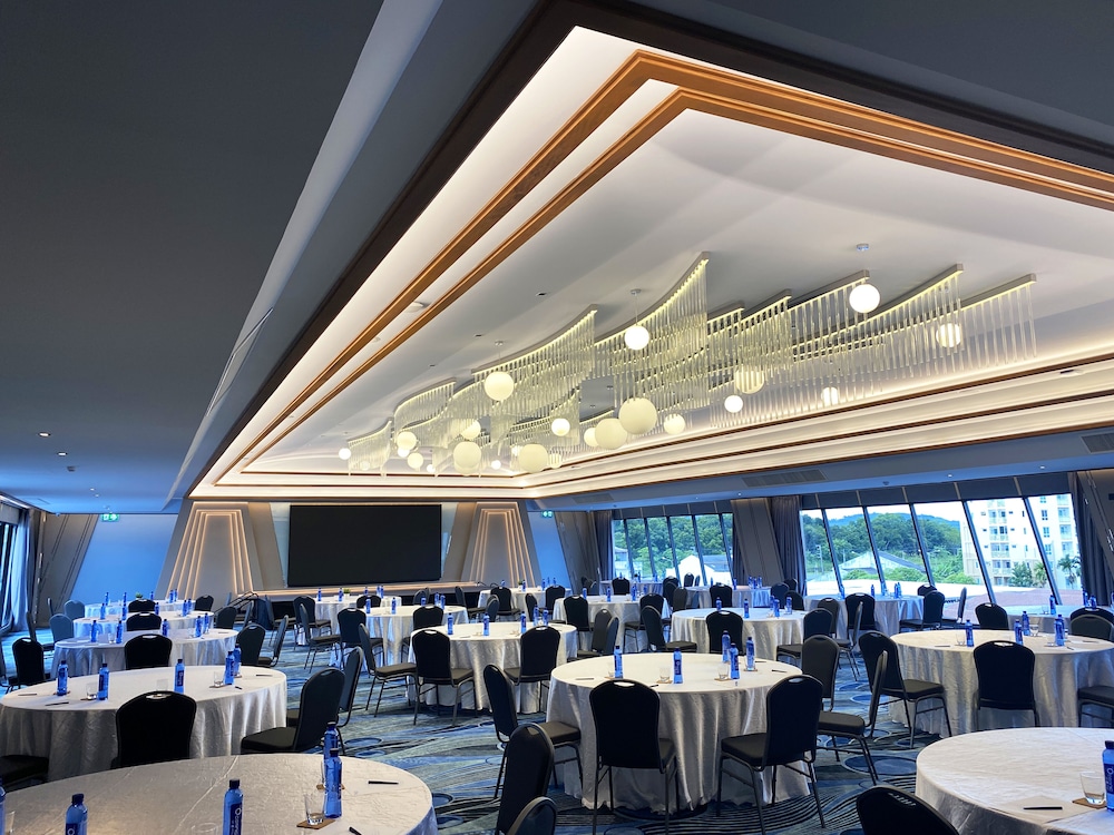 The Oceanic Sportel 38/48