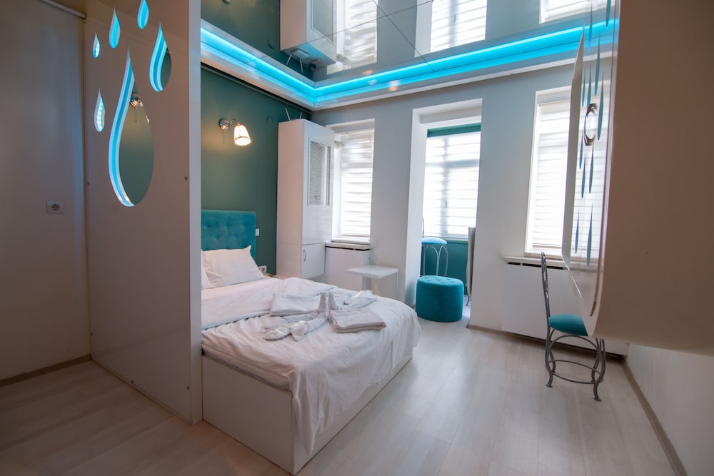 Element Suites 30/65
