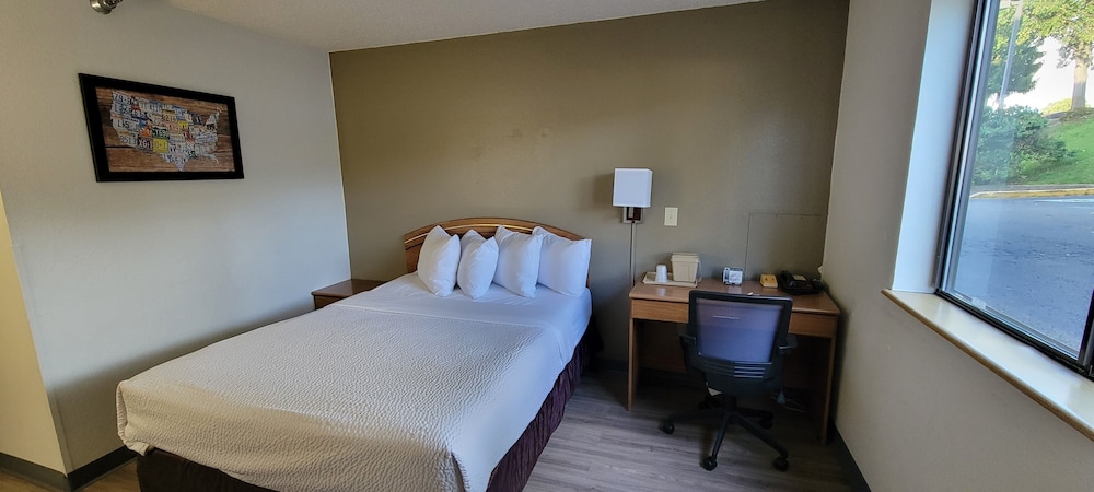 Days Inn by Wyndham Somerset PA I-70 I-76 15/25