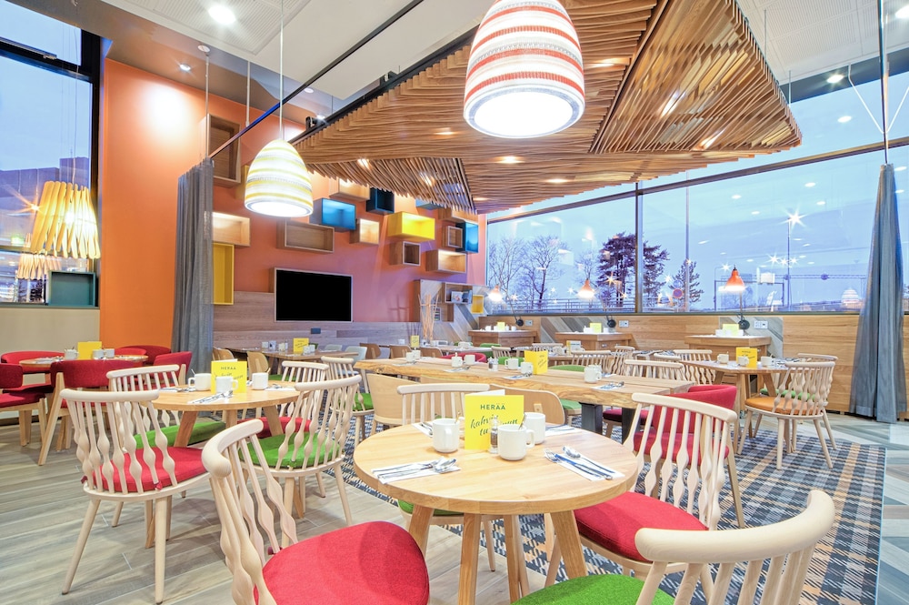 restaurant cafeteria