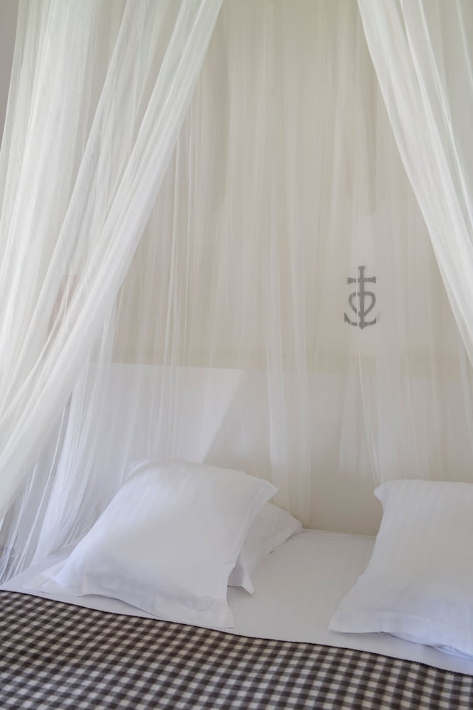 L'AUBERGE CAVALIERE DU PONT DES BANNES 18/47