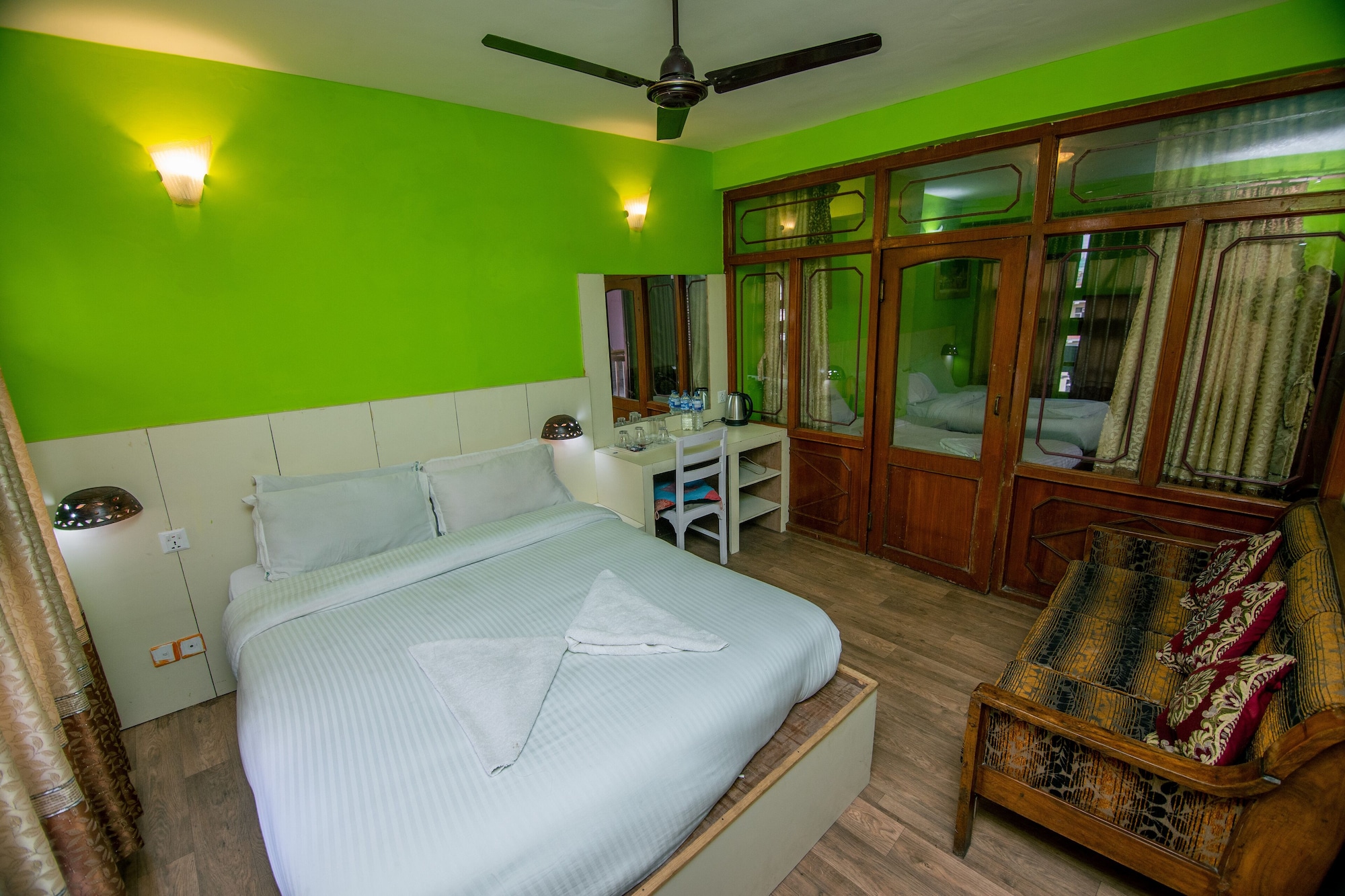 DELUXE, APARTMENT