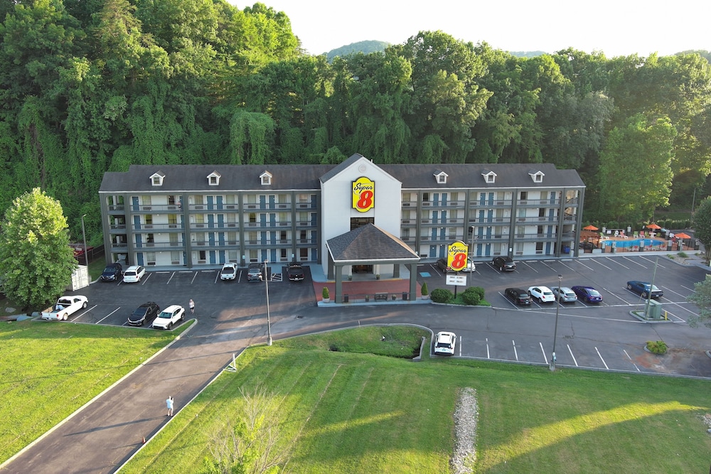 Super 8 by Wyndham Pigeon Forge Dollywood Lane 45/56