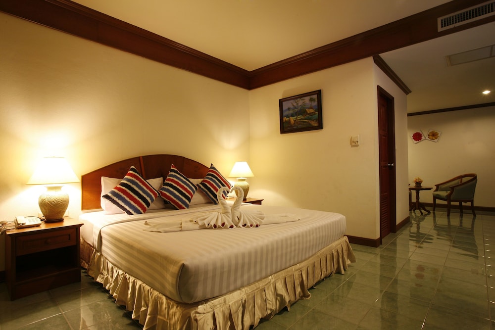 Jiraporn Hill Resort Patong Phuket 21/59