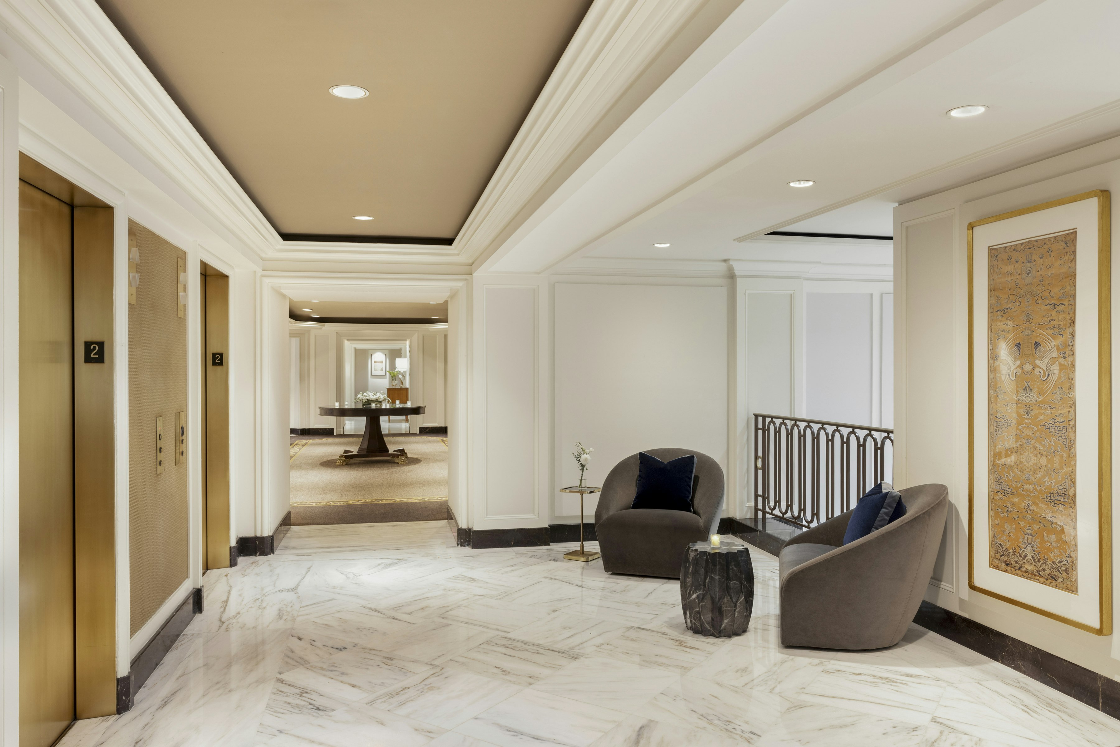 OMNI BERKSHIRE PLACE 52/62