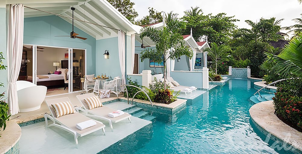 Sandals Halcyon Beach – Adults Only 4/49