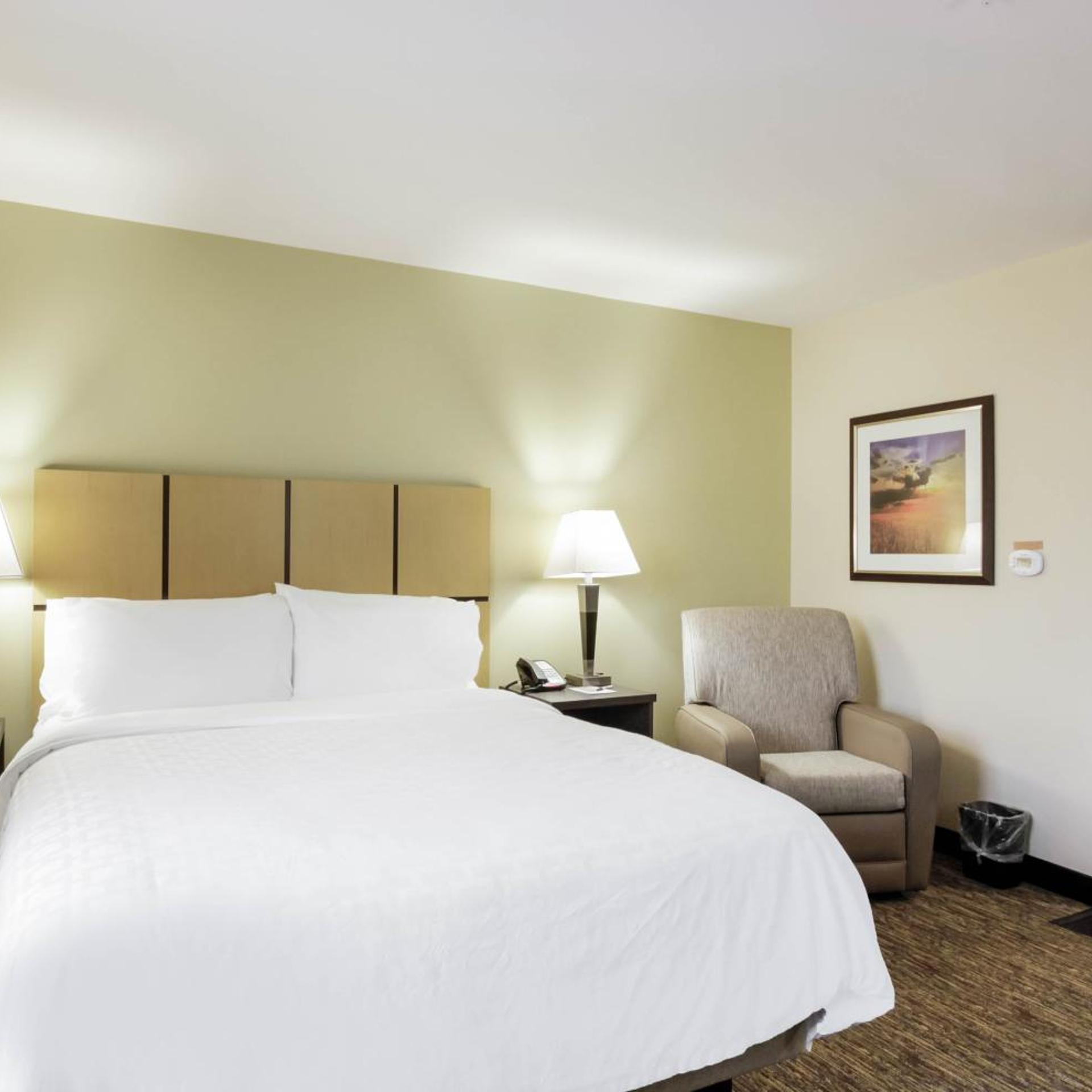 1 Bedroom, Suite, King Bed, Sofa, Accessible